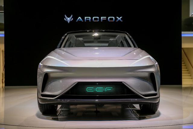 北汽新能源ARCFOX概念车亮相，零百加速2.59秒，秒杀布加迪