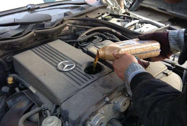 5000公里换一次机油是“扯淡”？维修工：不想换发动机就别这么换