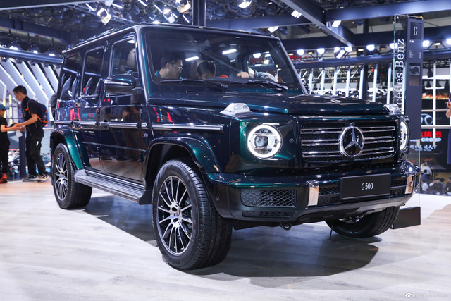 实拍|全新奔驰G级 外观依旧硬朗/内饰豪华感倍增