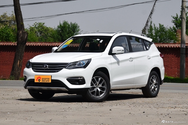 2018款比亚迪宋1.5TID手动智联进享型