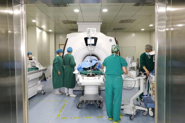 安徽省首个术中核磁共振复合手术室启用
