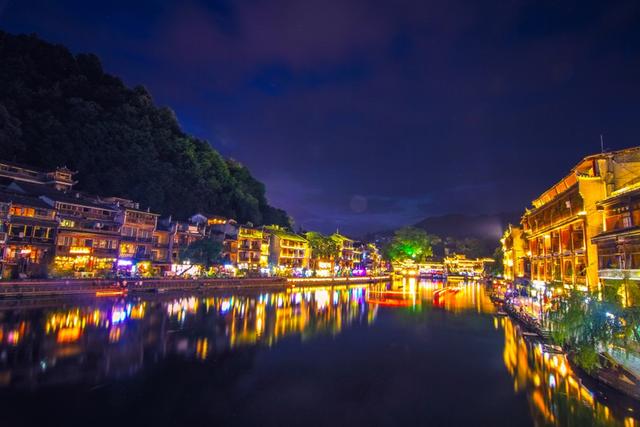 虚构的一出往事 被艺术家不停改编 从小说到电