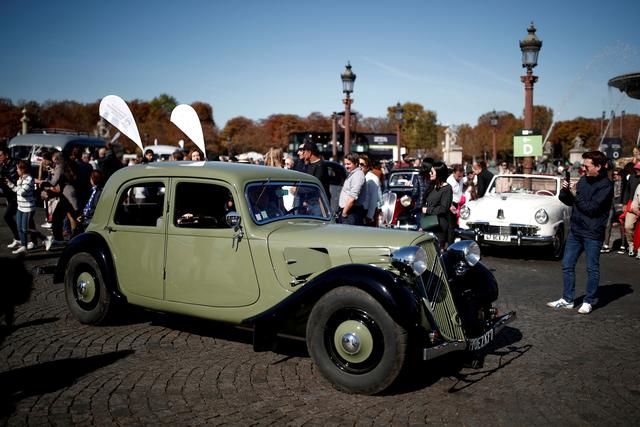 「外代一线」（10）老爷车齐聚为巴黎车展“庆生”