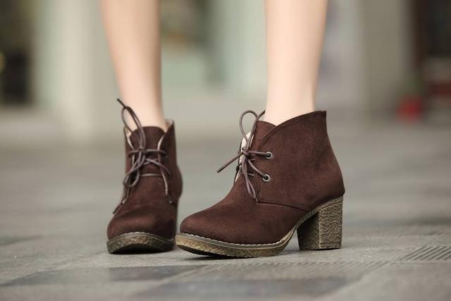 绒面鞋子脏了怎么办?按照这3个步骤清洗,轻松