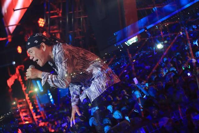 张北草原音乐节完美落幕三十万人现场狂欢破亚洲纪录