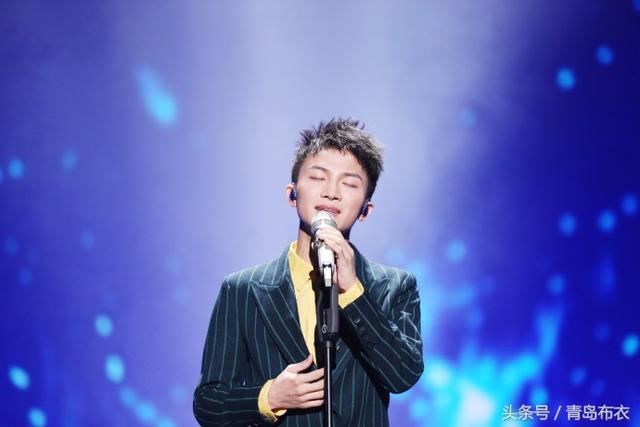 周深,中国好声音成绩平平,导师那英后悔了,后来