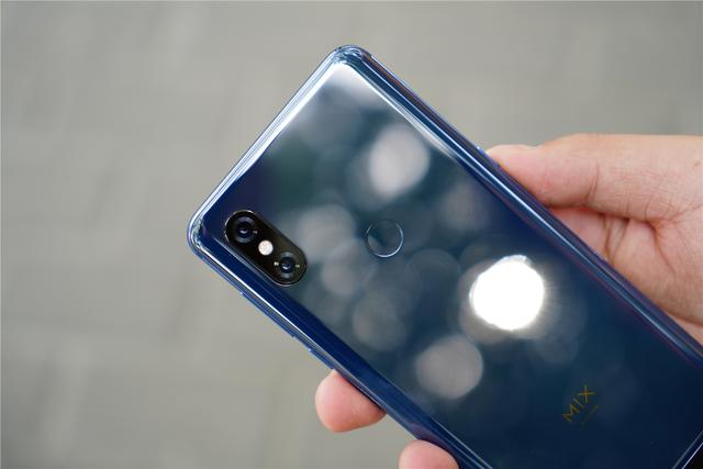 小米MIX3图赏:磁动力滑盖全面屏 拍照升级全球
