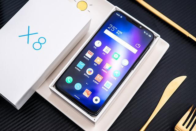 诺基亚X7 VS 魅族X8,旗鼓相当的两款千元机你