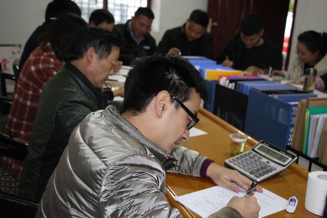 平利县:支部联盟促发展 教育扶贫暖寒冬