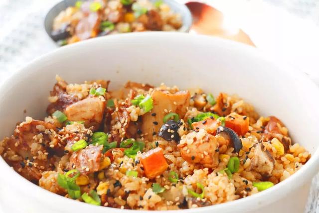 最适合懒人做饭的美食食谱,连菜带饭一锅出