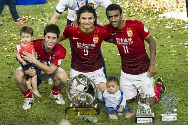 19年最新官宣出炉!恒大功勋外援被清洗,18岁新