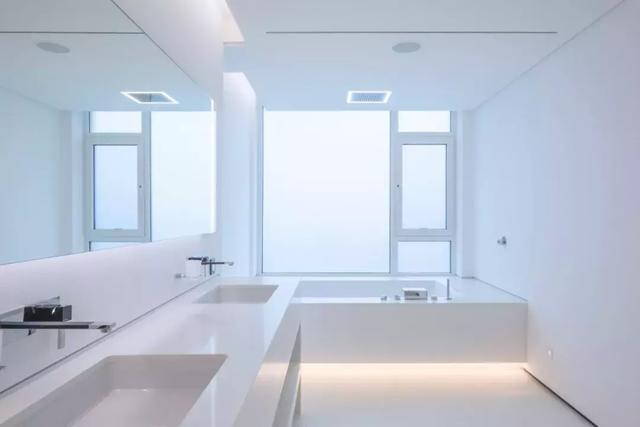 三亚极简白顶级度假别墅,更高一层的生活方式!