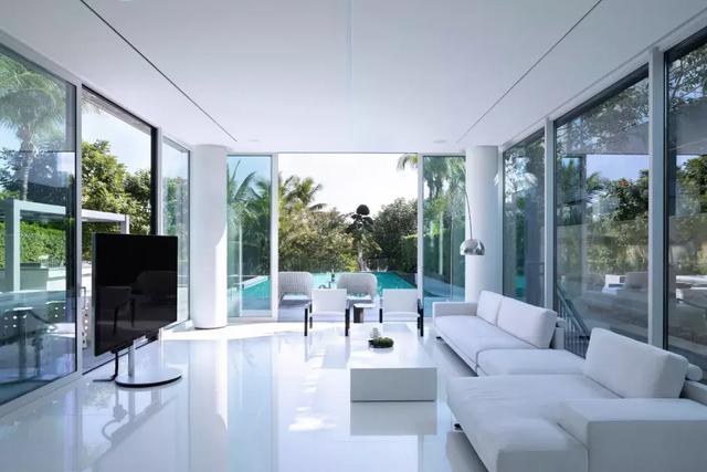 三亚极简白顶级度假别墅,更高一层的生活方式!