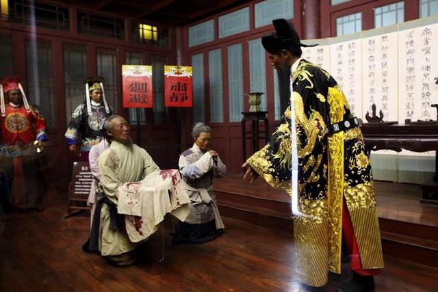 清朝有一断案高手，与包拯、狄仁杰齐名，不用刑罚让犯人乖乖招供