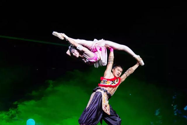 三亚，北纬18℃的蔚蓝，总能将冬天过成夏天！