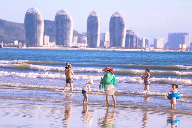 三亚，北纬18℃的蔚蓝，总能将冬天过成夏天！