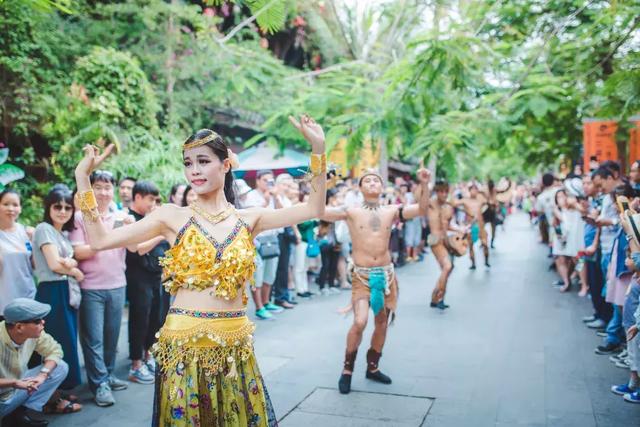 三亚，北纬18℃的蔚蓝，总能将冬天过成夏天！