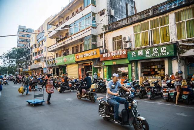 三亚，北纬18℃的蔚蓝，总能将冬天过成夏天！