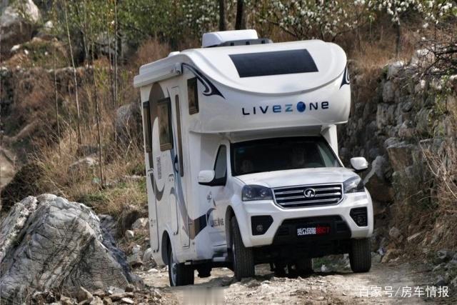 一家4口买辆20多万的房车，还是专供海外车型打造，配四驱
