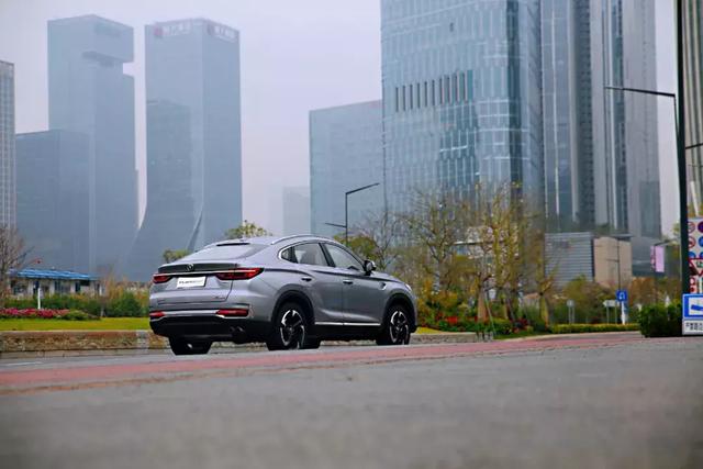 ����2.0T+����8AT �Լݳ���CS85 COUPE