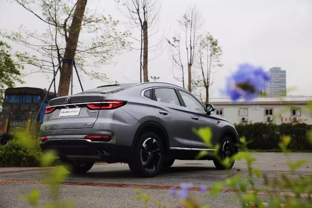 ����2.0T+����8AT �Լݳ���CS85 COUPE