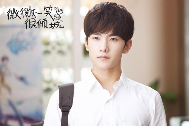 杨洋当初没和关晓彤拍戏,被判违约,被法院列入