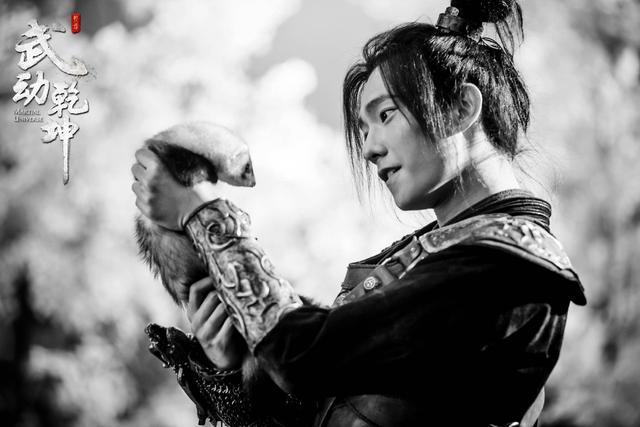 杨洋当初没和关晓彤拍戏,被判违约,被法院列入