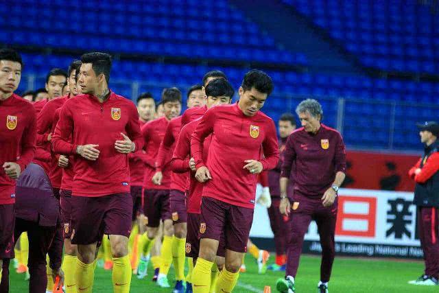 国足PK巴萨巨星泡汤!名记证实苏神不踢中国杯