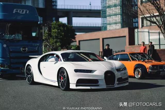 实拍 | 布加迪Chiron,来自东京八王子的全白大肥龙,美餐了!