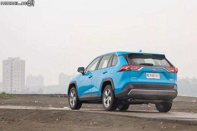 实拍 | 全新丰田RAV4“迈阿蓝”，没有了小书包还能再辉煌？