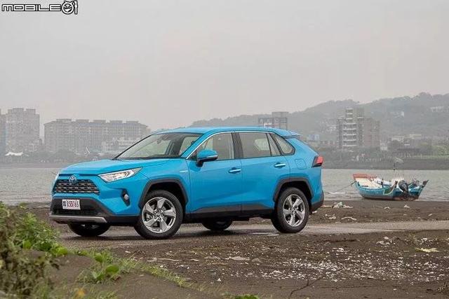 实拍 | 全新丰田RAV4“迈阿蓝”，没有了小书包还能再辉煌？