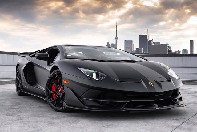 兰博基尼埃文塔多SVJ，黑色使得蛮牛气息一下就上来了!