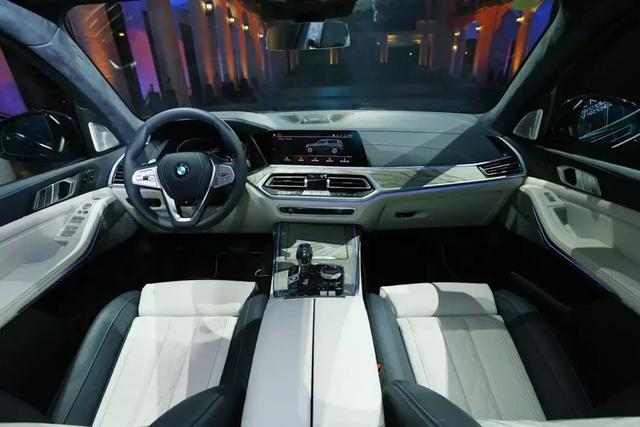 BMW X7售100万元起,BMW正式开启大型豪华车之年