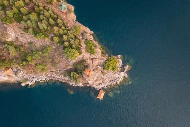 撫仙湖的美離不開(kāi)撫仙湖的水