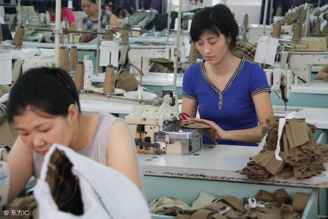 服装厂招工广告从月薪8千改成了年薪10万,熟练