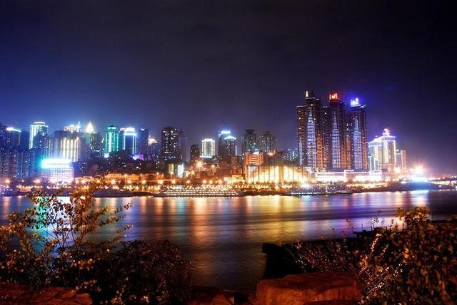 中国夜景最美的三座城市,上海只能排第二,第一