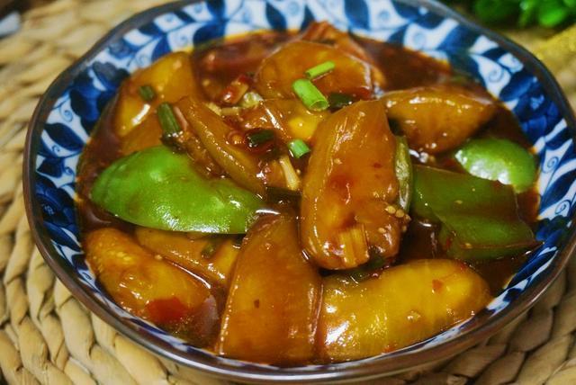 家常菜：土豆泥茄盒，烧茄子，红酒烩排骨