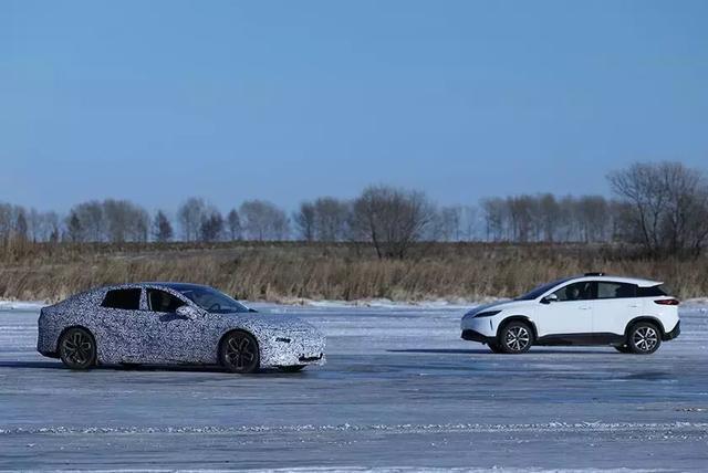 小鹏全新四门轿跑车曝光，比G3酷多了