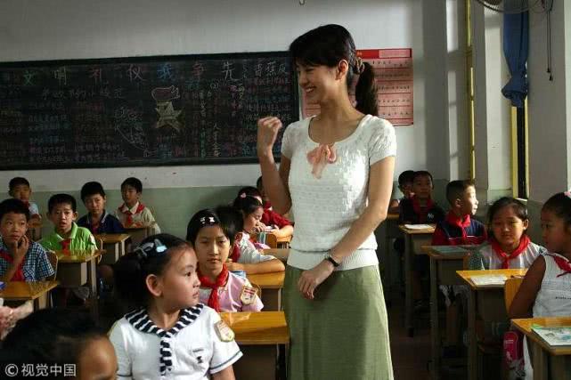 教育部:政策保驾中小学教师减负,忌校方把家长