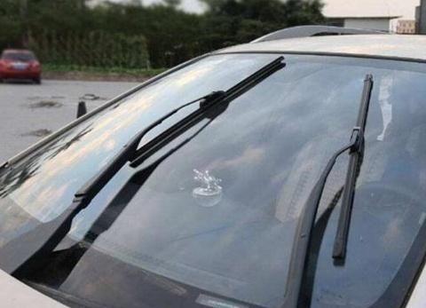 雨刮器刮不干净是因为啥？现在教你一招，学会或许可以帮助你