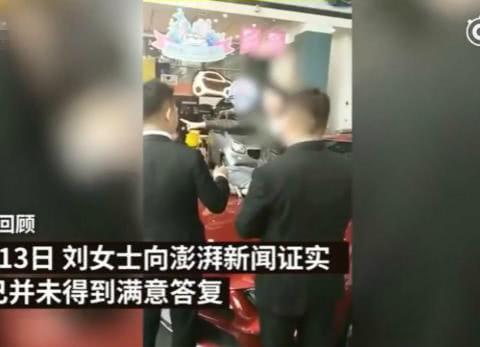 66万奔驰漏油车已库存10个月，发动机是被钢顶击穿，肉眼可见