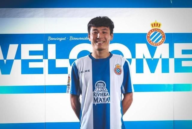 与球迷打成一片!武磊被询问是否会英语,或成西