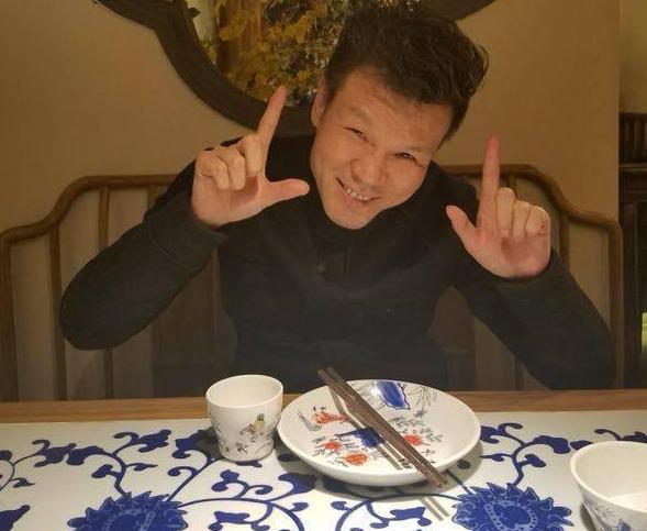 综艺界一哥，一句口号能让全场沸腾的主持人李彬，现在去了哪里？