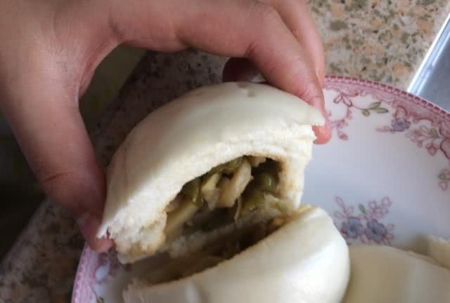 双十一后网友哭诉伙食,馒头咸菜不算啥,最后一个让人哭笑不得!