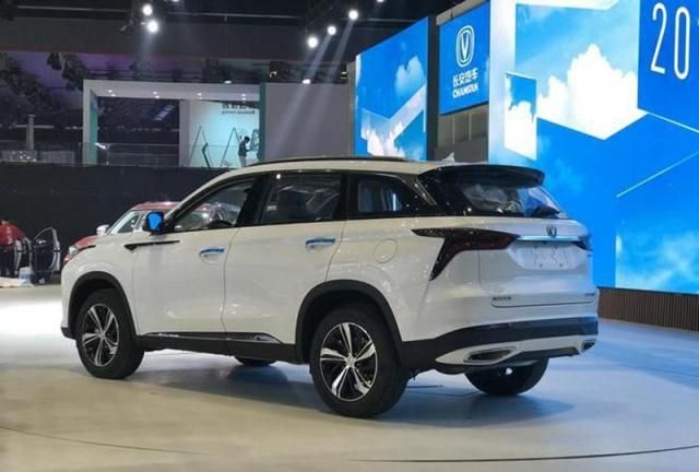 2022款长安cs95改款,长安最新款车型2022款 2019款长安cs95 plus实车亮相,尺寸更大,颜值更高,要火