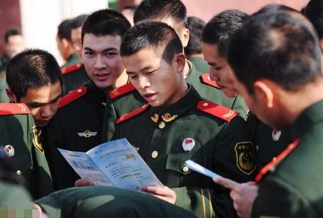 部队每年查士兵的银行流水吗 新浪网