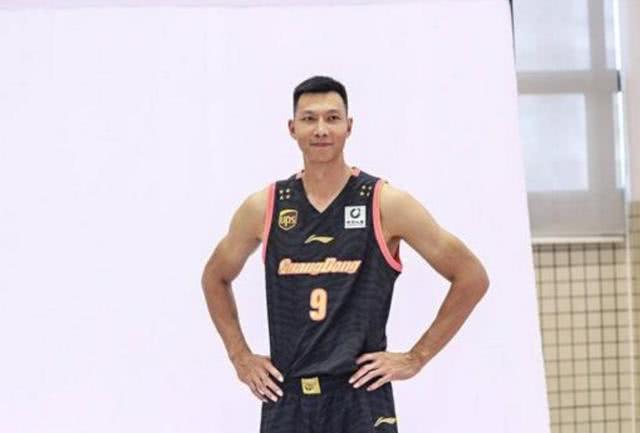 晋级CBA四强!广东队却迎来不利消息,易建联伤