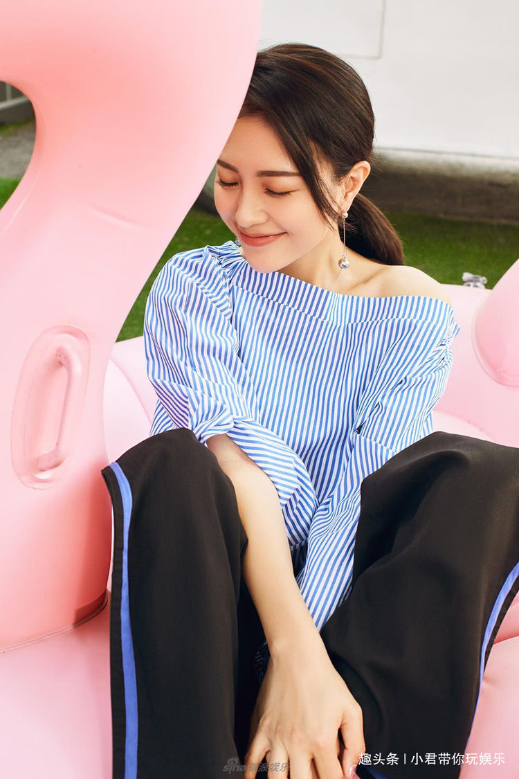 包文婧晒出自家衣帽间,网友:包贝尔拯救了银河