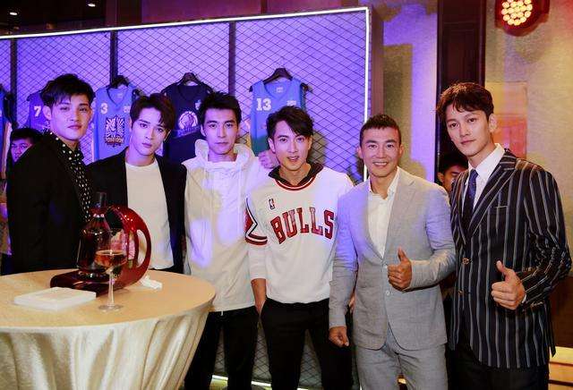 超级企鹅联盟篮球赛落幕 刘帅良罚球绝杀夺冠