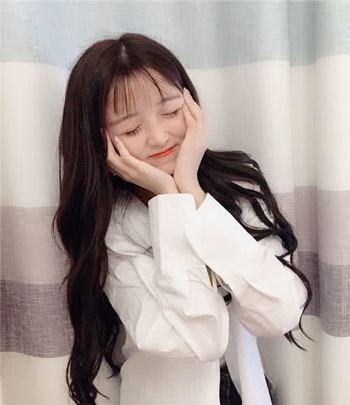 允恩王乐乐亲吻